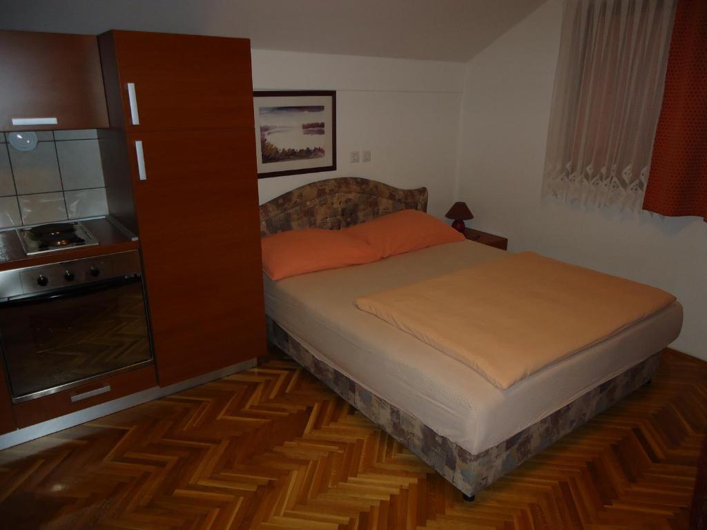 Bed and Breakfast Pansion Antonio Славонски-Брод Номер фото