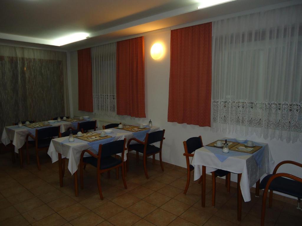 Bed and Breakfast Pansion Antonio Славонски-Брод Экстерьер фото