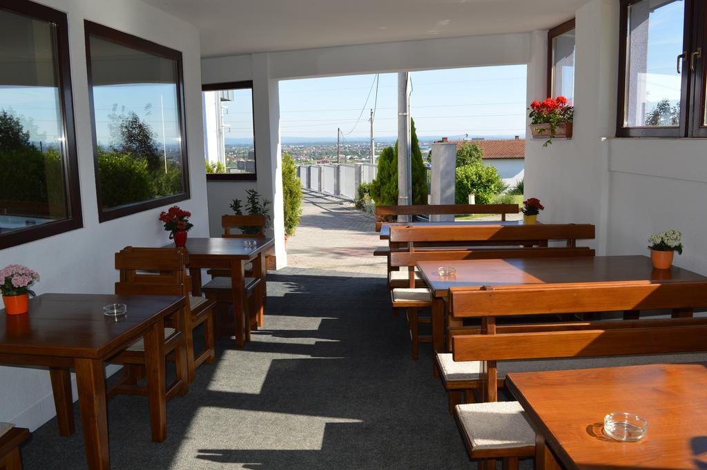 Bed and Breakfast Pansion Antonio Славонски-Брод Экстерьер фото