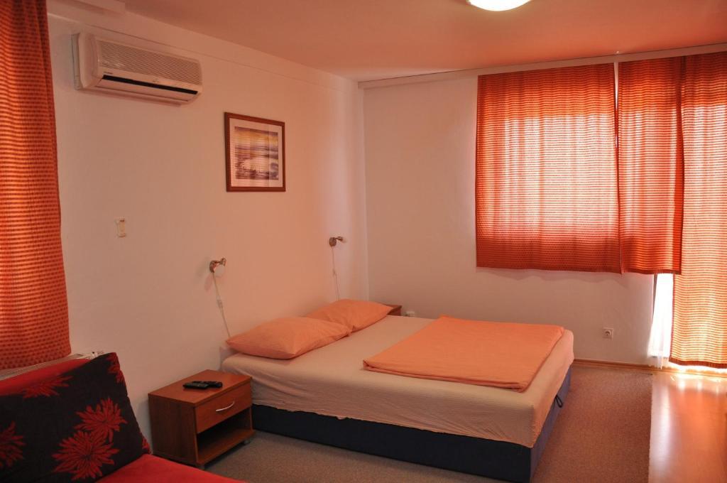 Bed and Breakfast Pansion Antonio Славонски-Брод Экстерьер фото